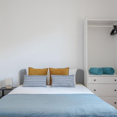 Cool Apartment Near Alfama Lisbon Exterior photo