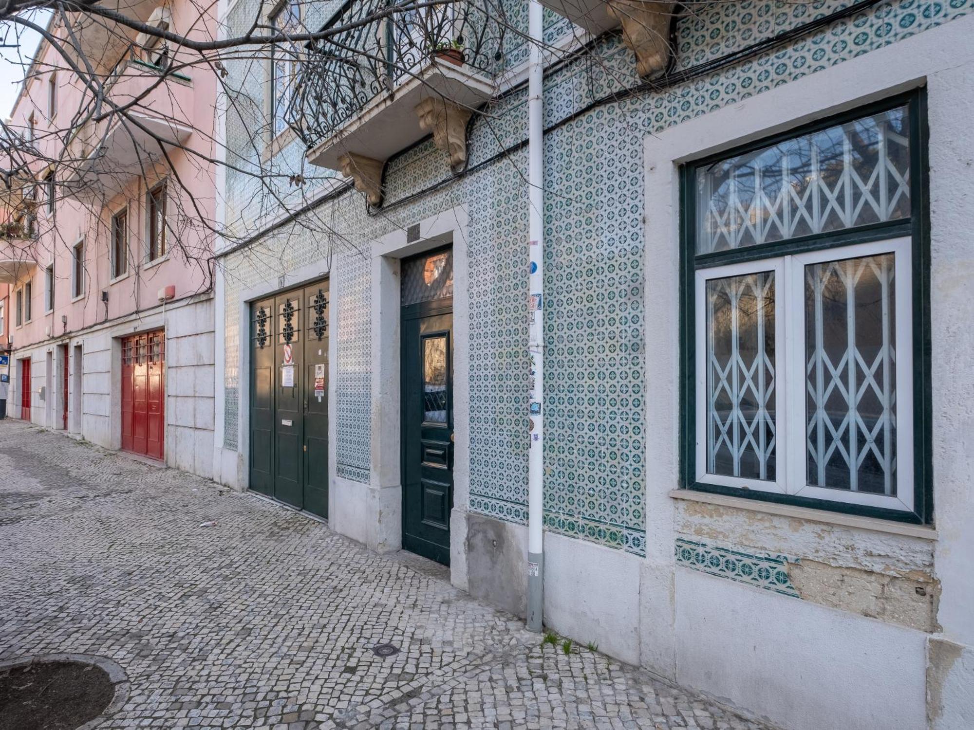 Cool Apartment Near Alfama Lisbon Exterior photo