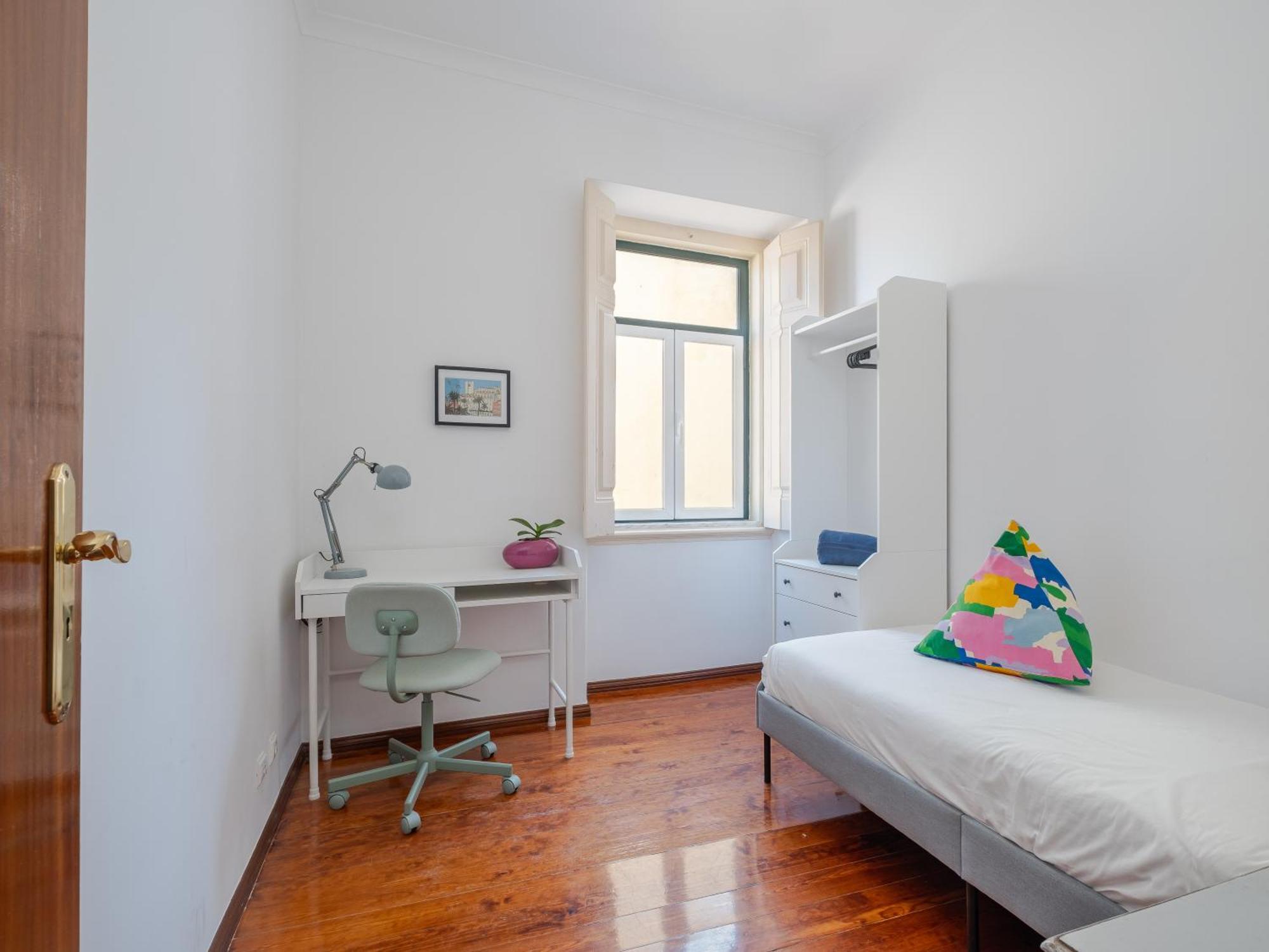 Cool Apartment Near Alfama Lisbon Exterior photo